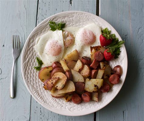 fried-potatoes-and-eggs-homemade-food-junkie image