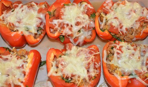 cheesy-quinoa-and-vegetable-stuffed-peppers-food image