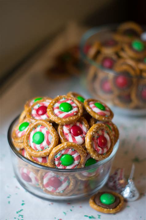 holiday-kiss-pretzel-treats-mayhem-in-the-kitchen image
