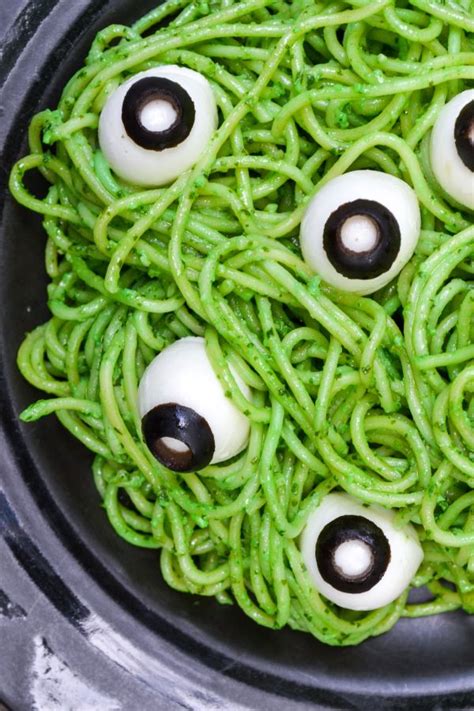 halloween-pasta-recipe-an-eyeball-spaghetti-dinner image