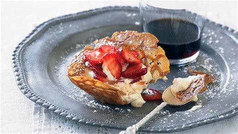 brandy-snap-baskets-with-strawberries-and-mascarpone image