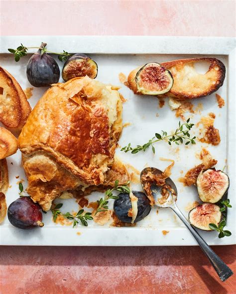 baked-brie-with-fig-jam-and-caramelized-onions-whats image