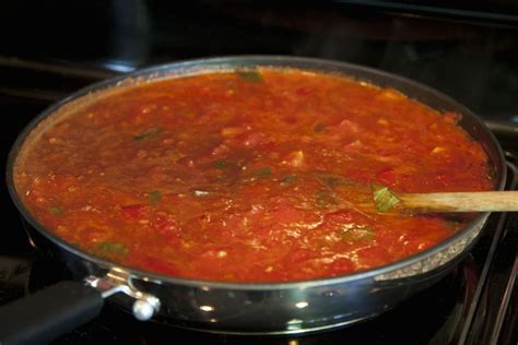 provenale-tomato-sauce-recipe-the-spruce-eats image