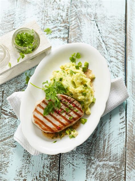 tuna-steak-with-mashed-avocado-potatoes-recipe-eat image