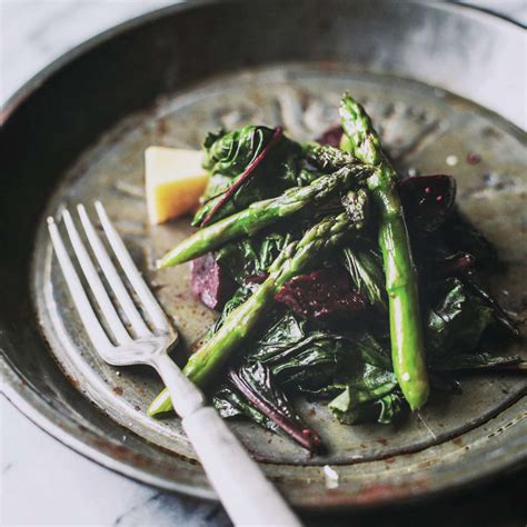 beet-and-asparagus-salad-with-roasted-garlic-dressing image