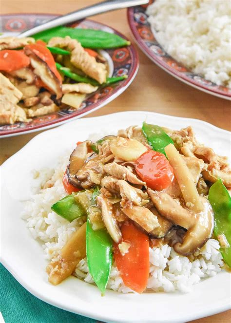 moo-goo-gai-pan-chinese-chicken-and-mushroom-stir-fry image