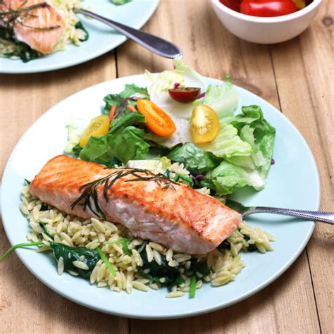 salmon-with-orzo-spinach-cookneasy-main-dish image