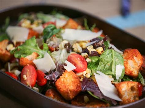 grilled-corn-salad-with-tomatoes-and-croutons image