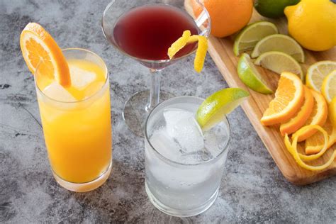 how-to-cut-citrus-fruit-garnishes-for-cocktails-the image
