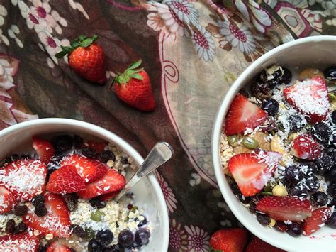 berry-lazy-oatmeal-breakfast-recipes-livekindly image