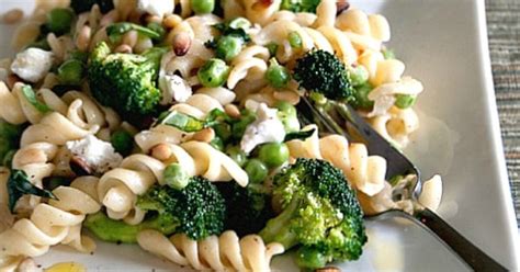 rotini-with-broccoli-peas-basil-and-goat-cheese image