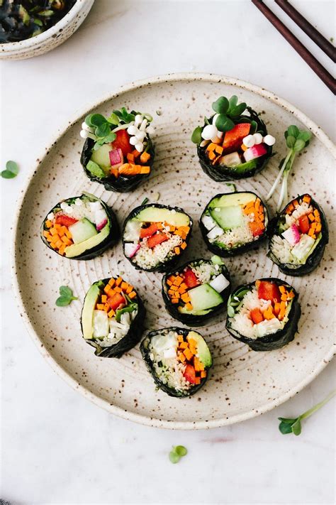 raw-vegan-sushi-rolls-the-simple-veganista image