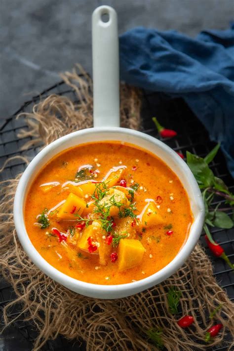 spicy-thai-pumpkin-red-curry-recipe-video image