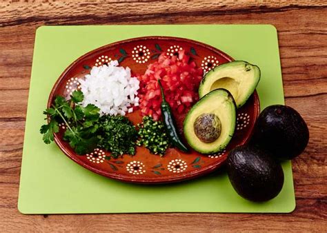 authentic-guacamole-recipe-step-by-step-mexican image