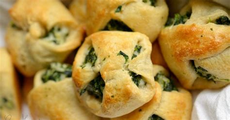 10-best-crescent-roll-appetizers-with-spinach image