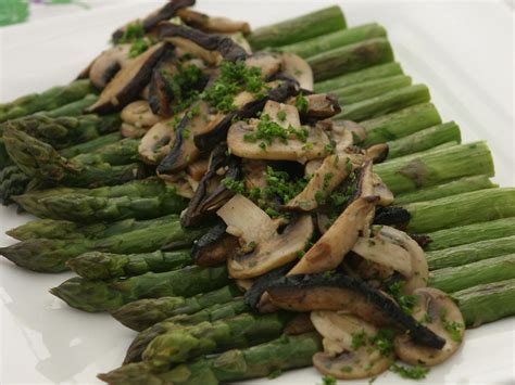 recipe-roasted-asparagus-and-wild-mushrooms-whole image