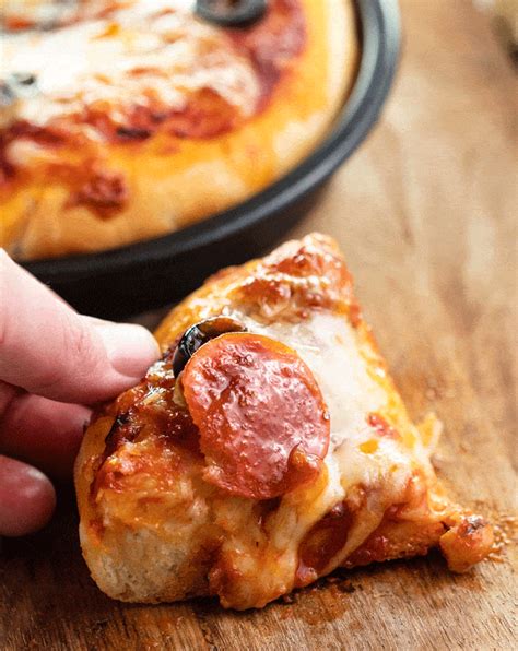 copycat-pizza-hut-personal-pan-pizza-the-cozy-cook image