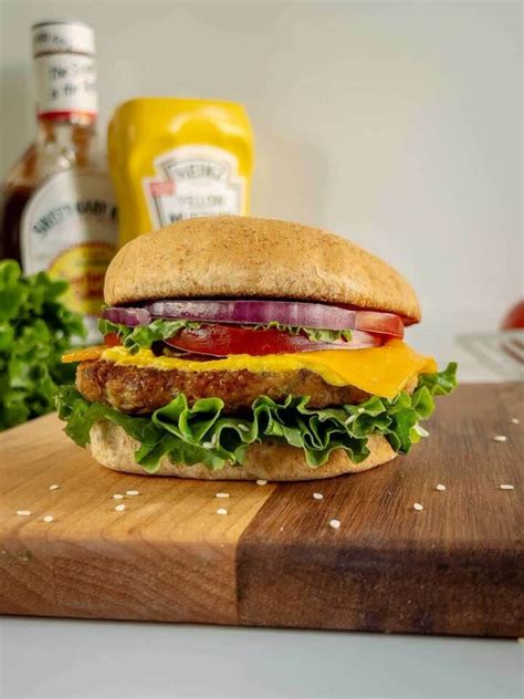 chickpea-burger-vegan-recipe-our-plant-based-world image