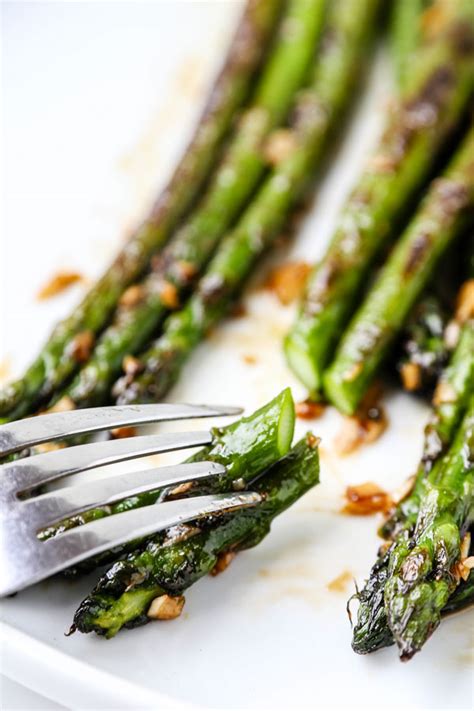 sauteed-asparagus-with-garlic-and-oyster-sauce-pickled image