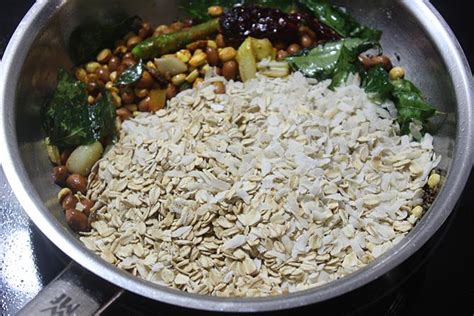 oats-chivda-recipe-oats-mixture-swasthis image
