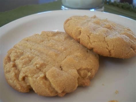 award-winning-classic-peanut-butter-cookies-mama image