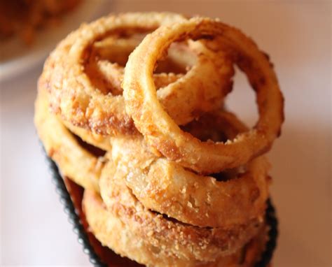 how-to-make-crunchy-buttermilk-onion-rings-food-republic image
