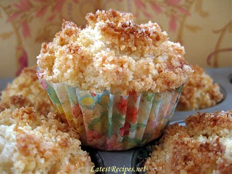 coconut-pineapple-muffins-with-crumble-topping image
