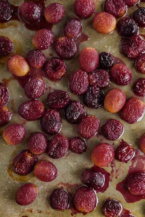 roasted-grapes-how-to-roast-grapes-and-what-to-do image