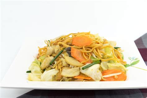 old-fashioned-chicken-chow-mein-wine4food image