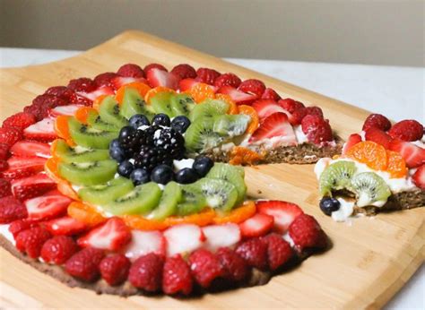 fruit-pizza-recipe-that-is-healthy-and-easy-eat-this image