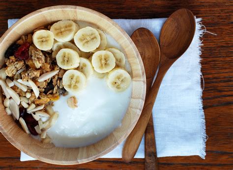 17-ideas-for-eating-and-cooking-with-bananas-eat-this image