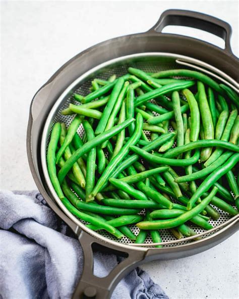 lemony-steamed-green-beans-a-couple-cooks image