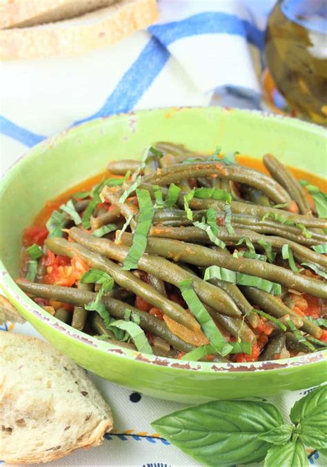 stewed-green-beans-with-tomatoes-mangia-bedda image