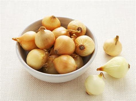 white-braised-onionsglazed-onions-cookstrcom image