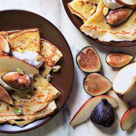cornmeal-crepes-with-figs-and-pears-recipe-bon image