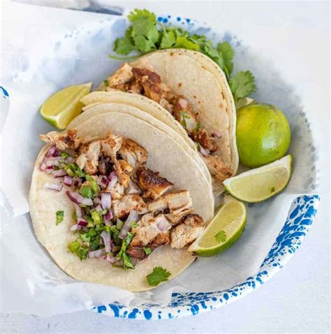 easy-chicken-tacos-the-best-chicken-tacos-recipe-only-25-min image