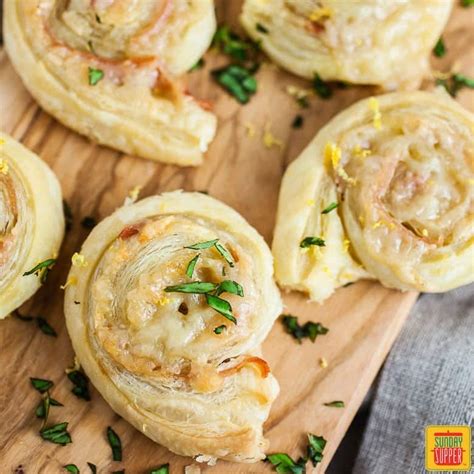 prosciutto-pinwheels-with-gruyere-cheese-and-puff-pastry image