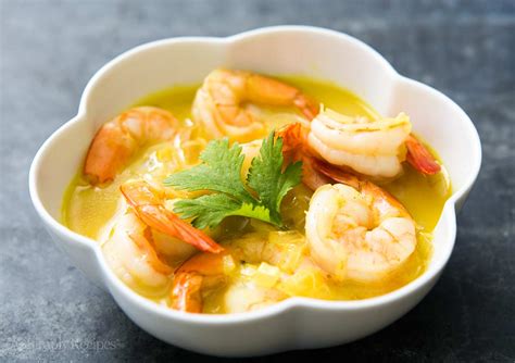 easy-coconut-shrimp-curry-recipe-simply image
