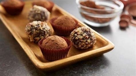 fudgey-chocolate-truffles-recipes-hersheyland image