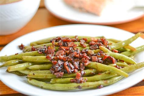 balsamic-green-beans-with-bacon-salu-salo image