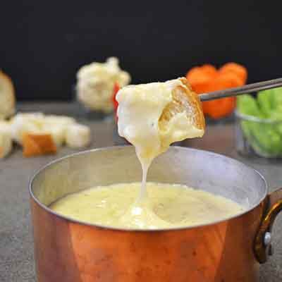 french-onion-fondue-recipe-land-olakes image
