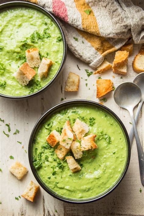 fresh-pea-soup-with-herbs-connoisseurus-veg image