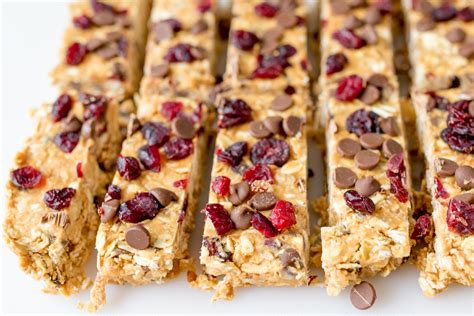 no-bake-granola-bars-with-peanut-butter-and-cranberry image
