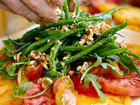 heirloom-tomato-and-haricot-vert-salad-recipe-sunset image