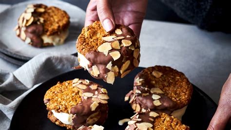 recipe-anzac-biscuit-sandwiches-with-honey-whisky image
