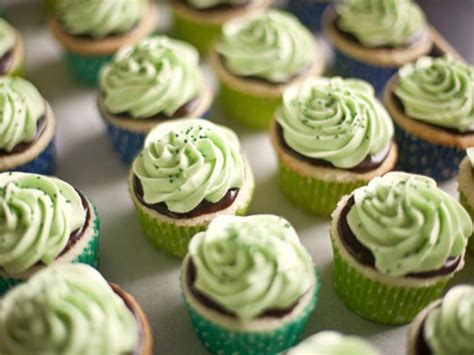 how-to-make-thin-mint-cupcakes-kitchen image