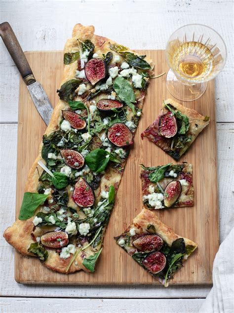 puff-pastry-fig-flatbread-with-blue-cheese-familystyle image