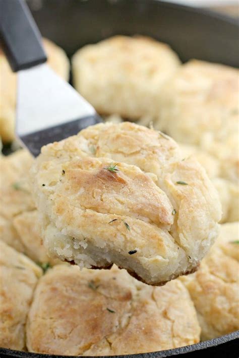 grilled-honey-biscuits-with-thyme-ericas image