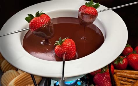11-surprising-foods-to-dip-in-chocolate-fondue-power image