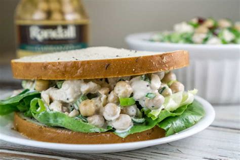 chickpea-and-chicken-salad-easy-lunch-idea image